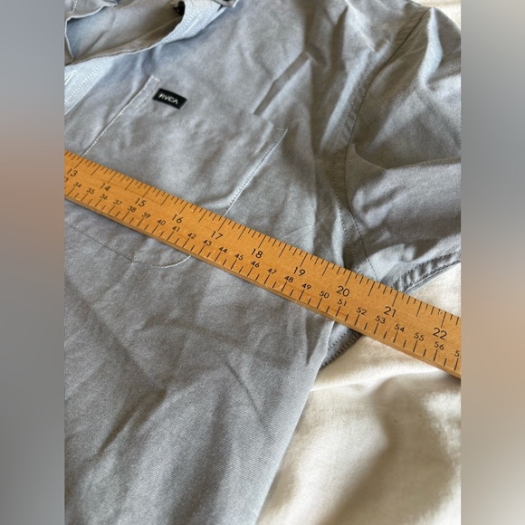 RVCA NWOT mens that’ll do short sleeve button down large pavement grey shirt - Picture 8 of 10